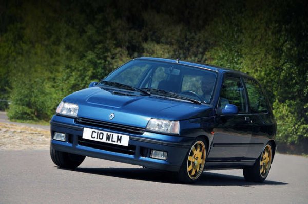 Не е най-бързият хотхеч, дори и за своето време. Но дори и сега все още е една от най-забавните коли. Лек, уравновесен и изключително интуитивен за каране автомобил. Може би най-добрият хотхеч от може би най-великия създател на хот-хечове в света.